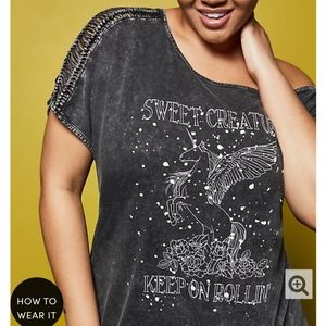 NWOT Torrid LOVESICK BLACK ACID WASH PEGASUS OFF SHOULD